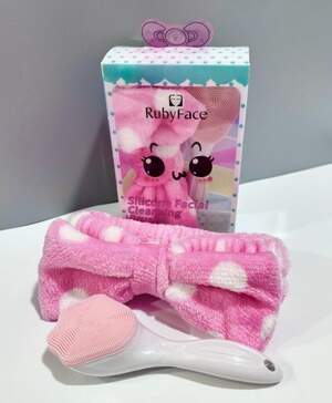 Набор 2в1 щеточка и косметическая повязка для умывания, розовая Набор 2в1 щеточка и косметическая повязка для умывания, розовая