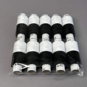 Набор черных и белых ниток 40/2 100 полиэстер 200м