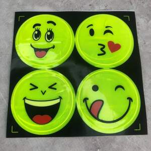 Наклейка светоотражающая 4 штуки Смайлы - салатовый