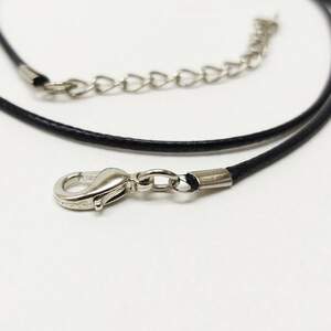 Основа для подвески с застежкой (вощенный 2 мм), длина 60см Цвет - Черный Основа для подвески с застежкой (вощенный 2 мм), длина 60см Цвет - Черный