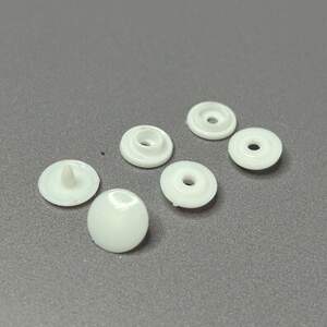 Пластиковая кнопка 10мм, (уп 50шт) Китай - белая (00894)