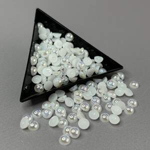 Полубусины пришивные 6 мм, 20 гр/уп цвет - белый с АВ покрытием Полубусины пришивные 6 мм, 20 гр/уп цвет - белый с АВ покрытием