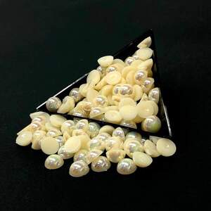 Полубусины перламутровые 8мм, 10 гр/уп - цвет айвори #А6 с АВ покрытием Полубусины перламутровые 8мм, 10 гр/уп - цвет айвори #А6 с АВ покрытием