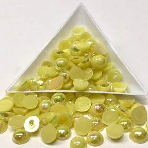 Полубусины перламутровые 8мм, 10 гр/уп - цвет желтый #10 с АВ покрытием Полубусины перламутровые 8мм, 10 гр/уп - цвет желтый #10 с АВ покрытием