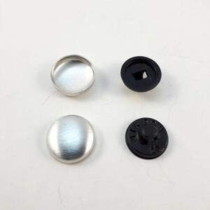 Пуговица под обтяжку на пластиковой ножке #20 - 11,5 мм Черная Пуговица под обтяжку на пластиковой ножке #20 - 11,5 мм Черная