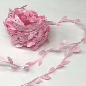 Тесьма атласная с листочками Лиана 20 мм, моток 10 м - розовый Тесьма атласная с листочками Лиана 20 мм, моток 10 м - розовый