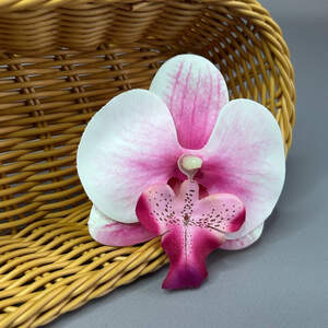 Цветок орхидеи тканевый 8,5 см - фуксия