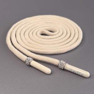 Шнурок для одежды 150 см длина, Ø 5 мм - айвори с стразами