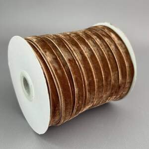 Бархатная лента декоративная 1см боб. 46м. цвет капучино