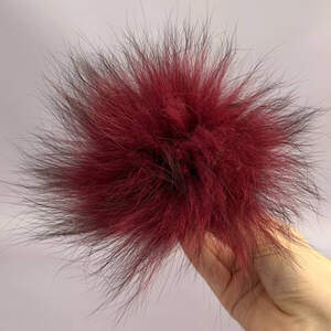Помпоны из натурального меха лисы окрашенный 12 см - бордо