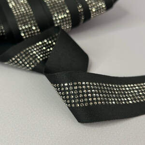 Лампасная тесьма трикотажная 3 см - черная со стразами графит