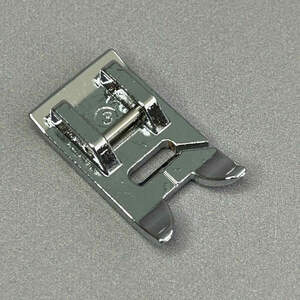 Лапка для декоративных (атласных) стежков