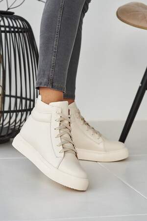 Жіночі кеди шкіряні зимові молочні Yuves 165 на меху