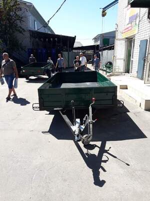 Двухосный прицеп с тормозной системой