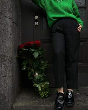 Букет з 25 червоних троянд