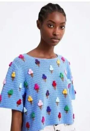 Жіноча футболка на замовлення Жіноча футболка на замовлення