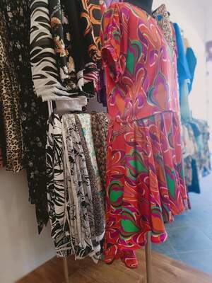 Костюм з атласу