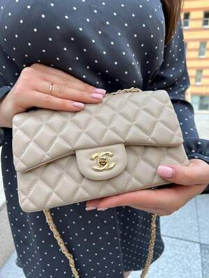 Женская сумка Chanel 20 молодежная сумка шанель через плечо из мягкой экокожи изящная брендовая сумочка Женская сумка Chanel 20 молодежная сумка шанель через плечо из мягкой экокожи изящная брендовая сумочка