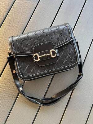 Женская сумка из эко-кожи Gucci black Гуччи черная молодежная, брендовая сумка через плечо Женская сумка из эко-кожи Gucci black Гуччи черная молодежная, брендовая сумка через плечо