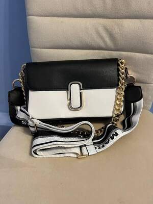 Женская сумка Marc Jacobs Shoulder Bag Марк Джейкобс маленькая сумка на плечо легкая сумка из экокожи Женская сумка Marc Jacobs Shoulder Bag Марк Джейкобс маленькая сумка на плечо легкая сумка из экокожи