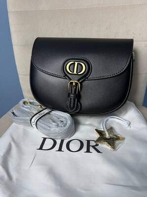 Женская сумка из эко-кожи клатч Dior bobby Диор молодежная, брендовая сумка через плечо Женская сумка из эко-кожи клатч Dior bobby Диор молодежная, брендовая сумка через плечо