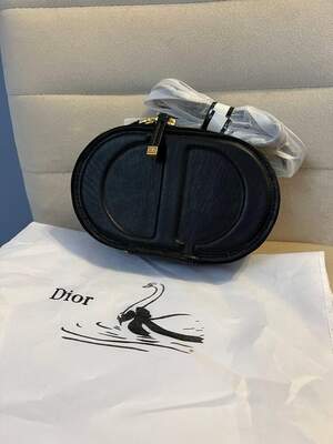 Женская сумка из эко-кожи клатч Dior logo Диор молодежная, брендовая сумка через плечо Женская сумка из эко-кожи клатч Dior logo Диор молодежная, брендовая сумка через плечо