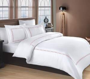 Постільна білизна із сатину Maribor Exclusive Satin 200х220 Lilyana Red Постільна білизна із сатину Maribor Exclusive Satin 200х220 Lilyana Red